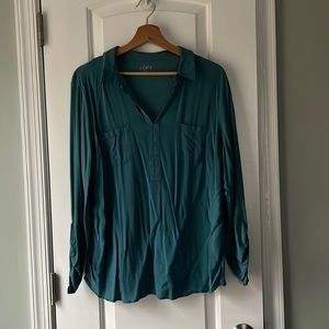 Ann Taylor Loft size L stretchy blouse with roll sleeves